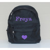 Sort børnetaske med navn – personlig rygsæk til børnehave 2–6 år