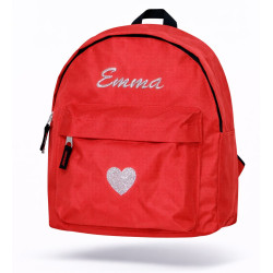 Rød børnerygsæk med navn broderet – Passer 2-6 år